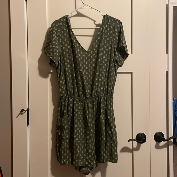 Stylish jumpsuit - Picture 1 of 2